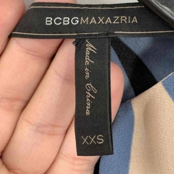 BCBG Maxazria adorable geometric print easy statement dress - Picture 7 of 9